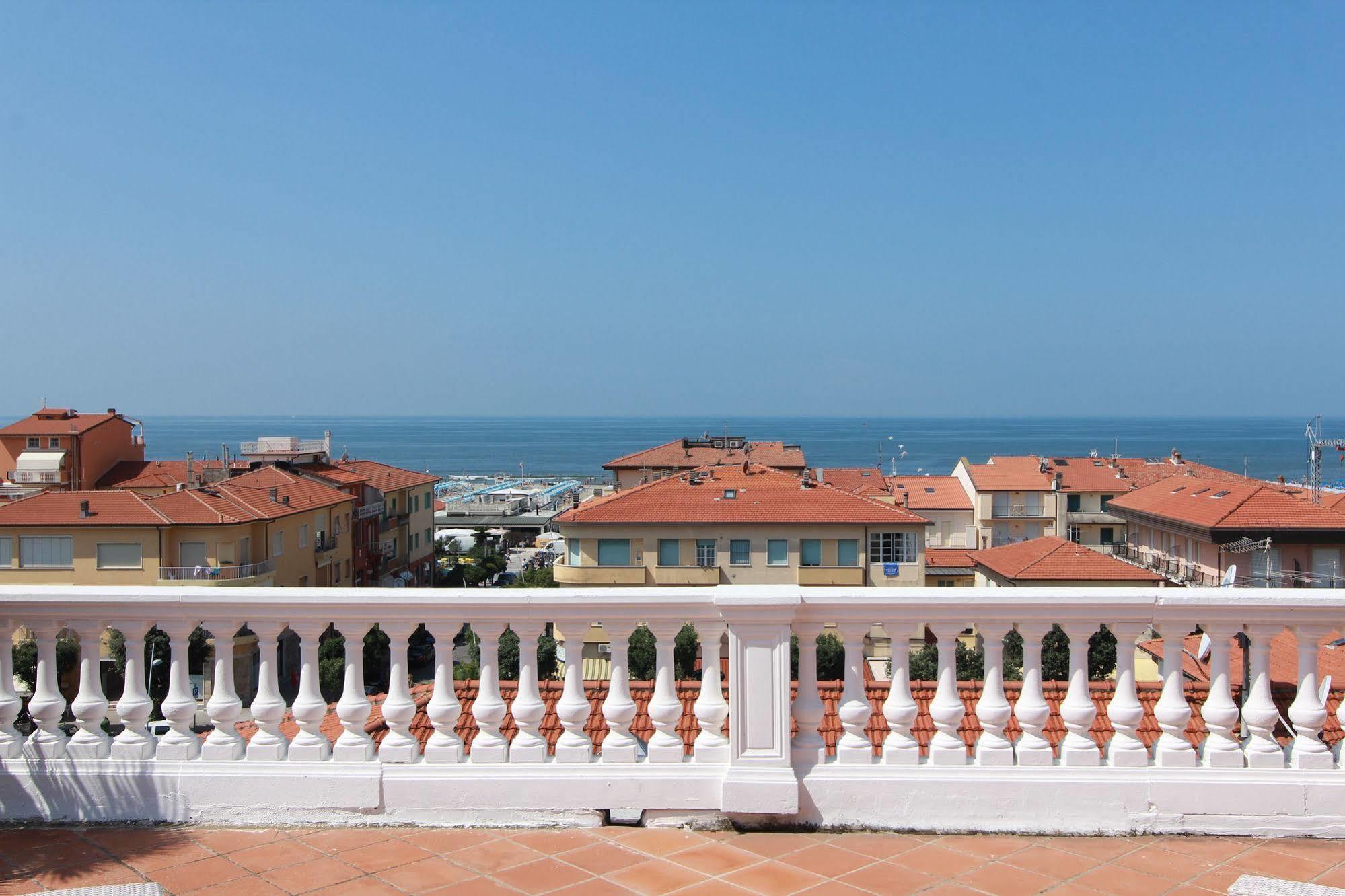 Hotel Regina Lido di Camaiore Dış mekan fotoğraf